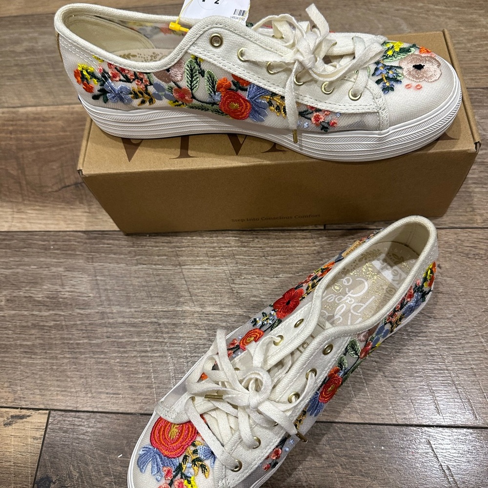 Keds White Canvas Sneakers with Multicolor Floral Embroidery